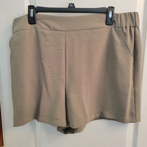 XL Nine West shorts